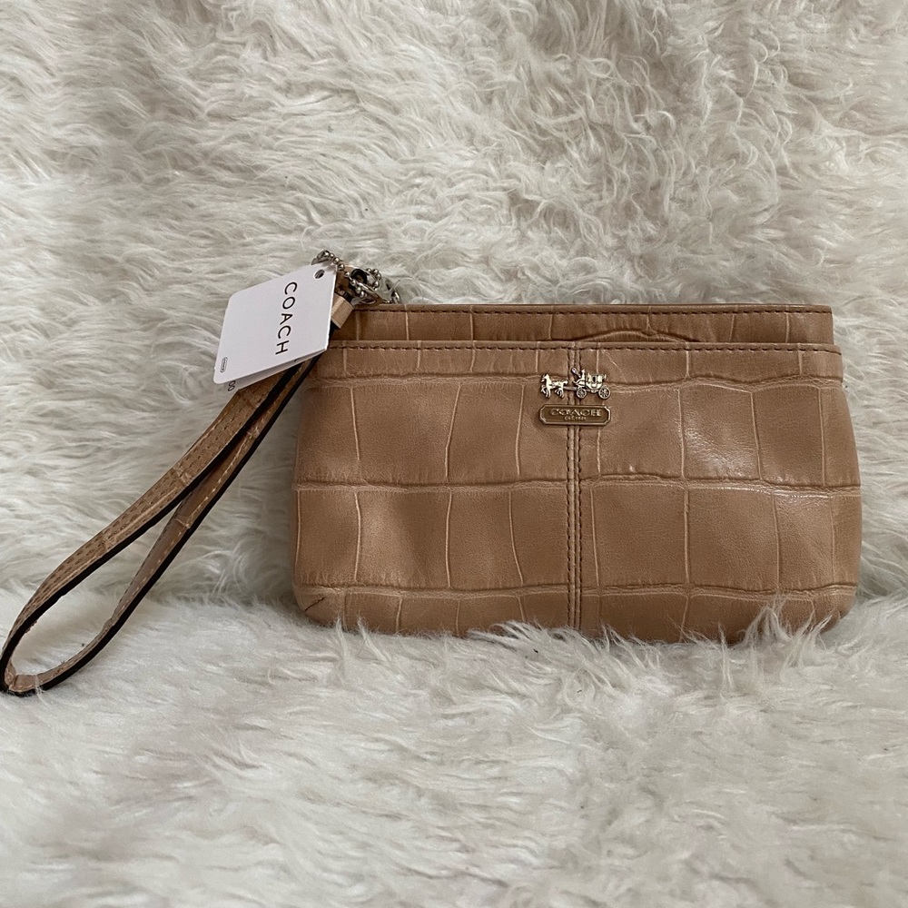 NWT Coach Madison Embossed Crocodile Leather Medium Wristlet